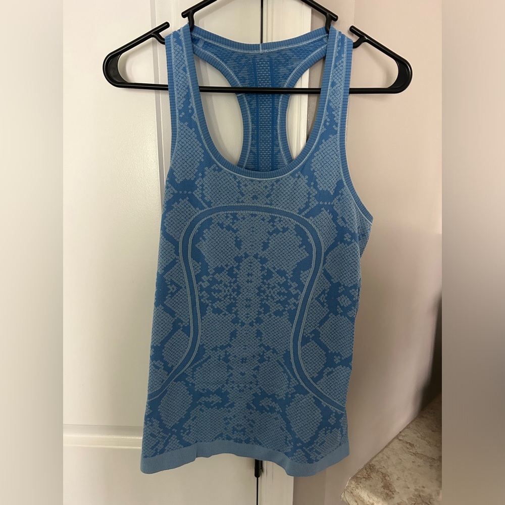 Lululemon Swiftly Tech Racerback Tank Top Blue Snakeskin Size 8
